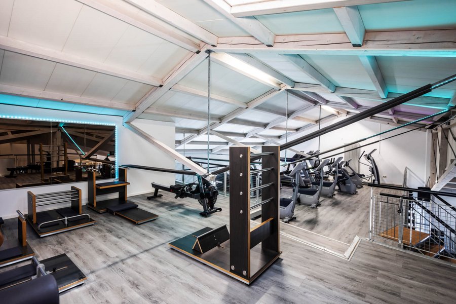 Fitnessstudio Tobi's Gym von oben mit Geräten